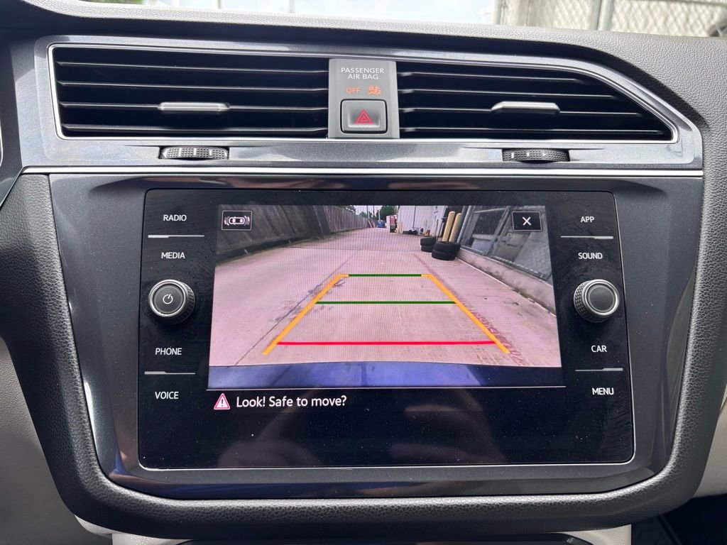 Used 2022 Volkswagen Tiguan SE image 28