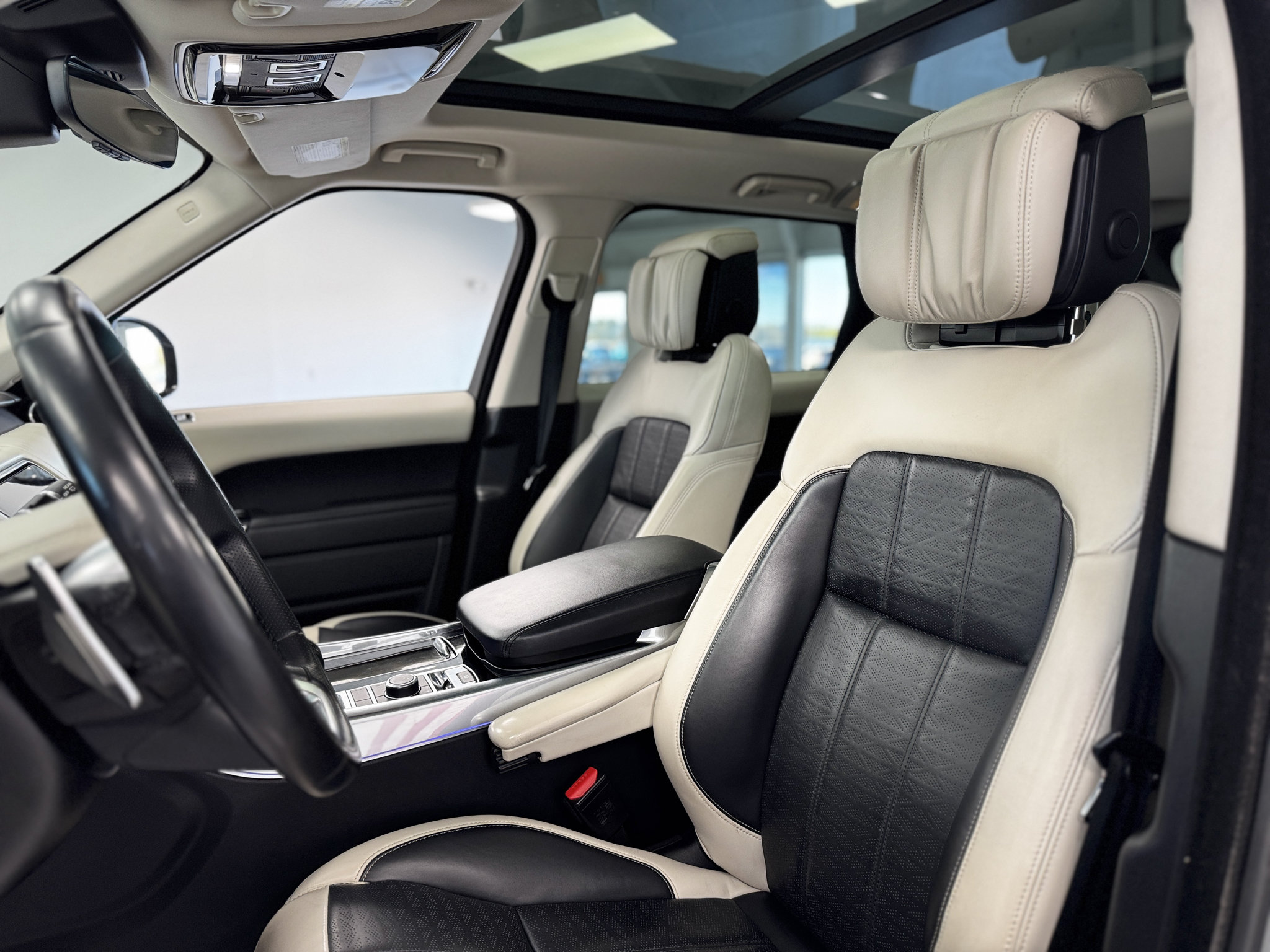 Used 2019 Land Rover Range Rover Sport HSE Dynamic AWD/4WD image 15