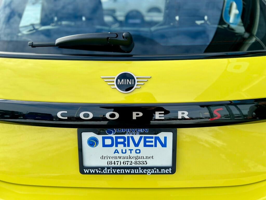 Used 2025 MINI Cooper S FWD image 9