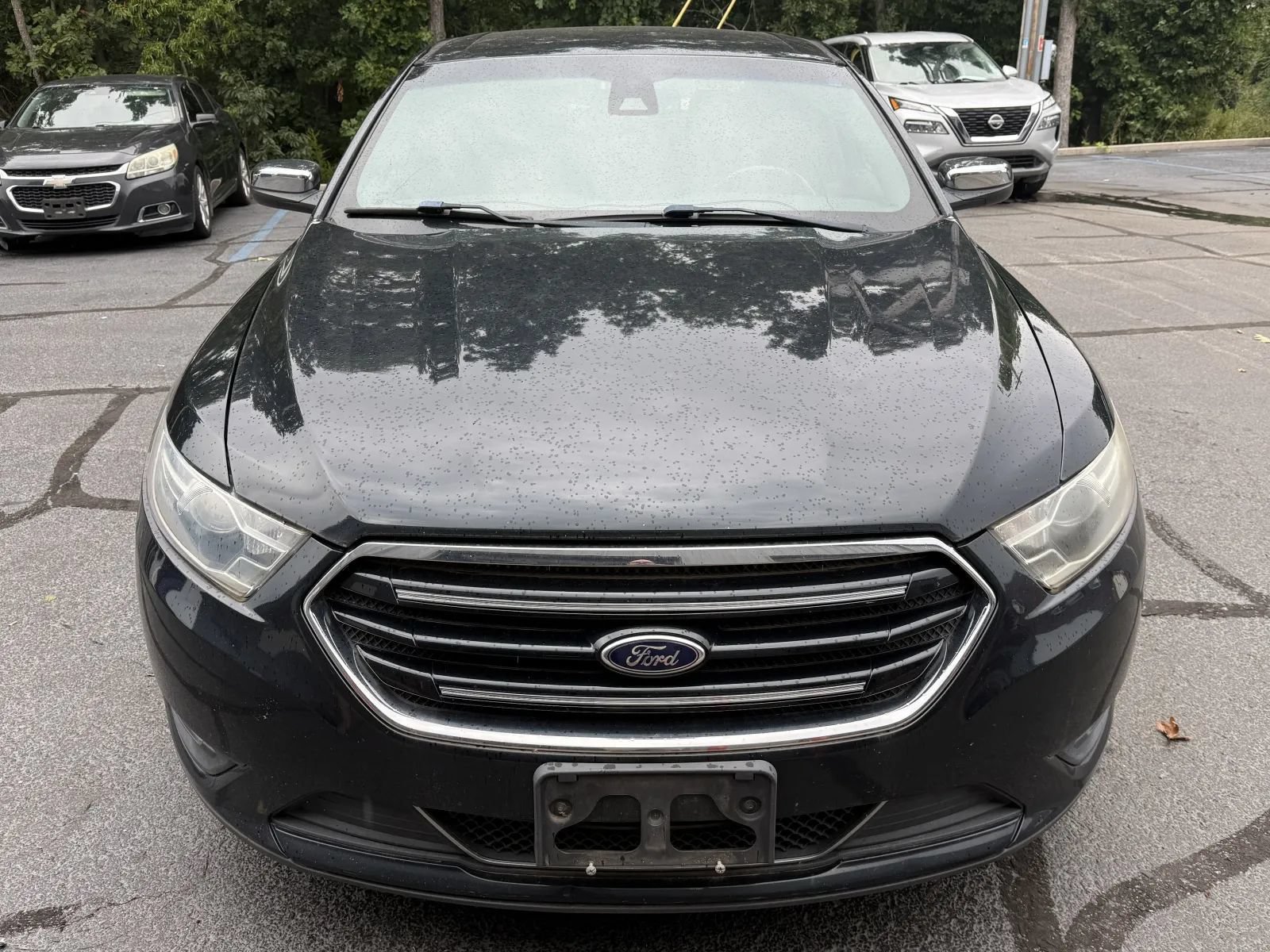 Used 2014 Ford Taurus Limited w/ Equipment Group 301A FWD image 6
