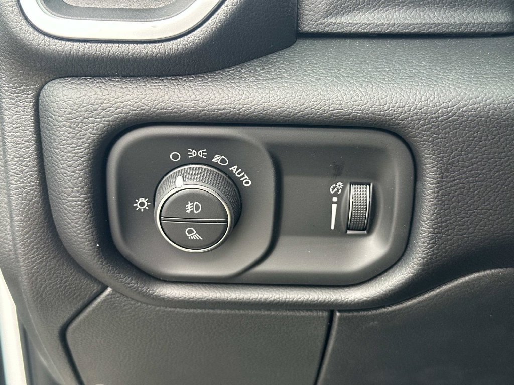 New 2026 RAM 3500 Big Horn AWD/4WD image 29