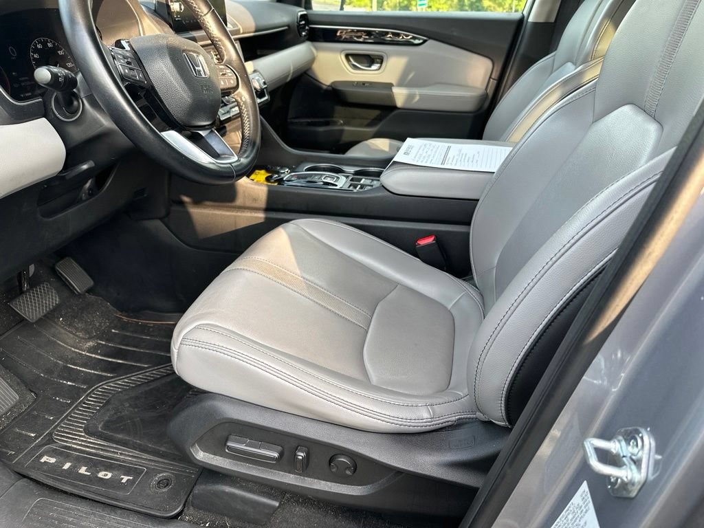 Used 2025 Honda Pilot EX-L image 16