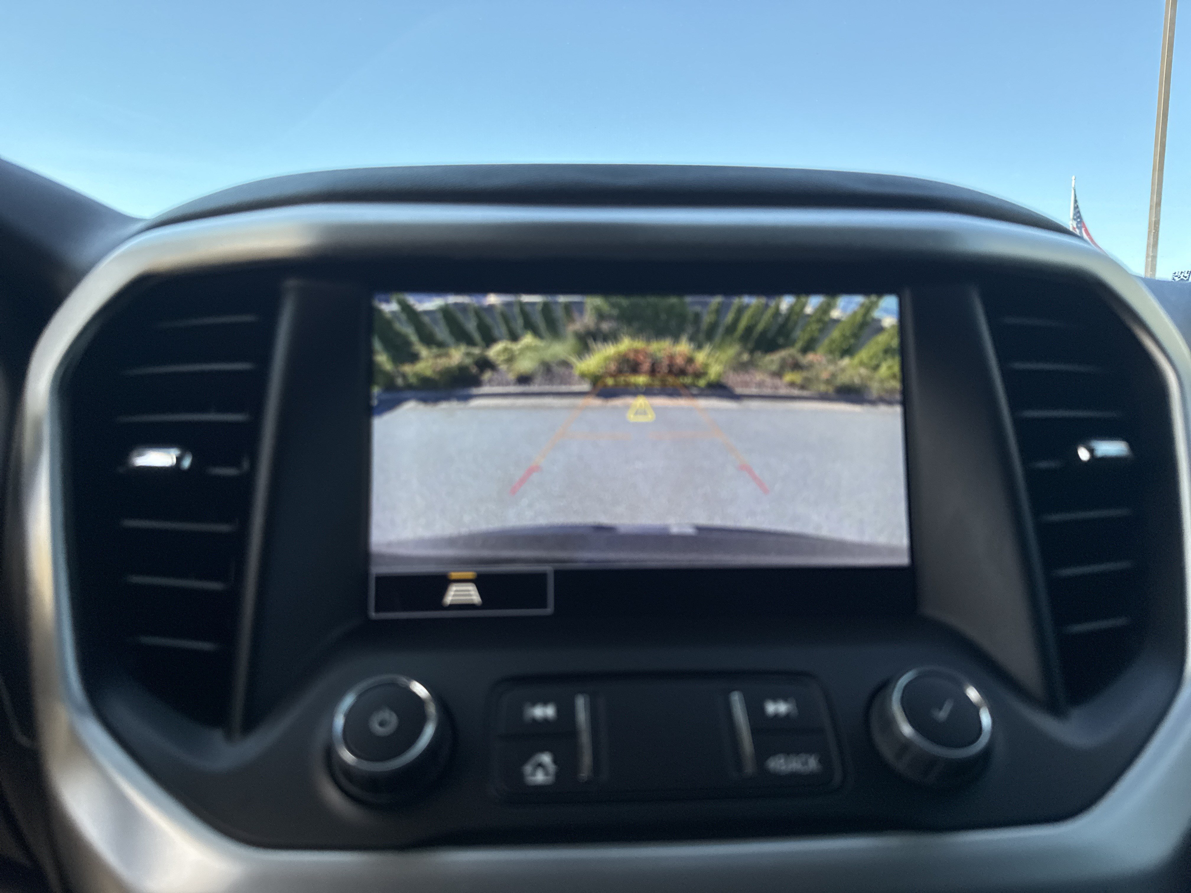 Used 2023 GMC Acadia SLE w/ Driver Convenience Package FWD image 24