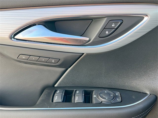 New 2025 Buick Envision Avenir image 13