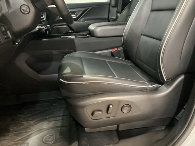 Used 2025 Chevrolet Silverado EV LT image 11