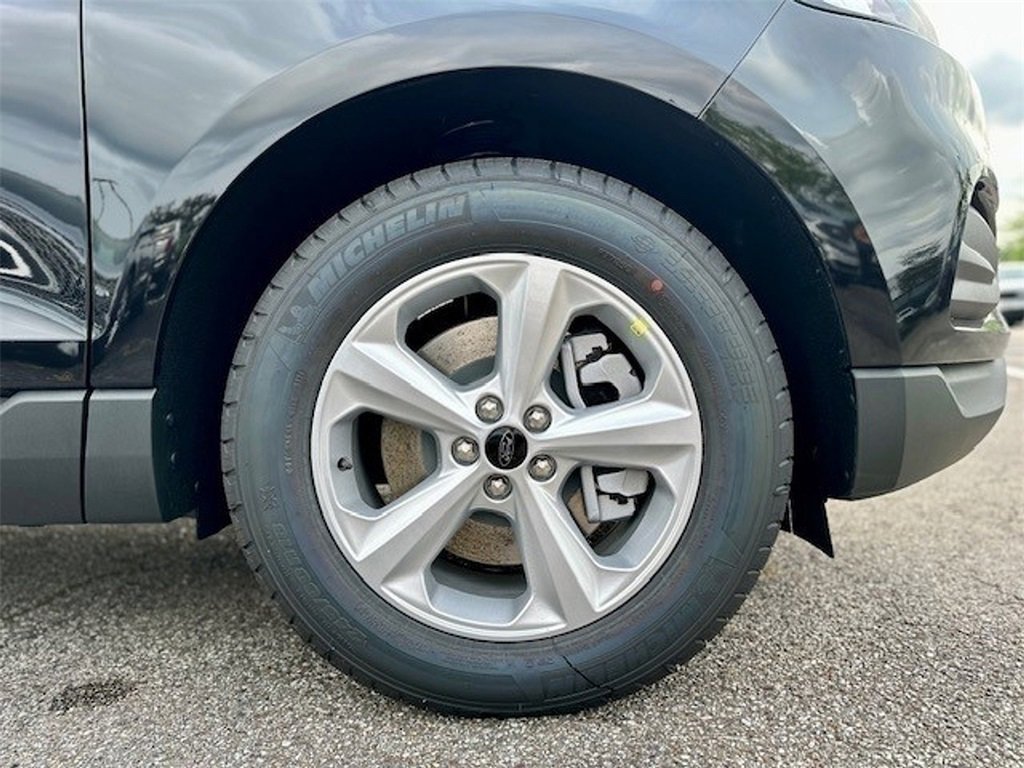 New 2024 Ford Edge SE image 4