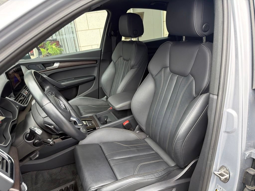 Used 2023 Audi Q5 2.0T Premium w/ Convenience Package AWD/4WD image 12
