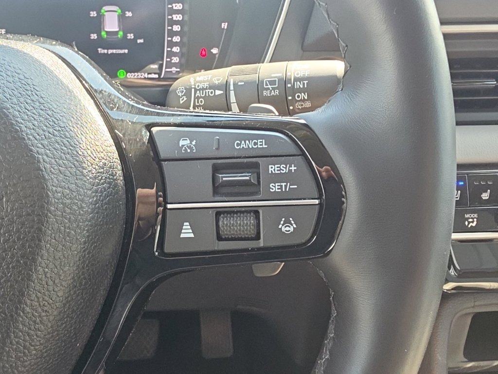 Used 2025 Honda Pilot Elite image 17