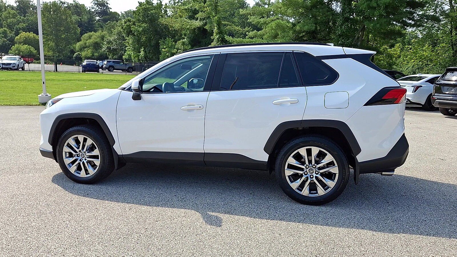 Used 2020 Toyota RAV4 XLE Premium AWD/4WD image 6