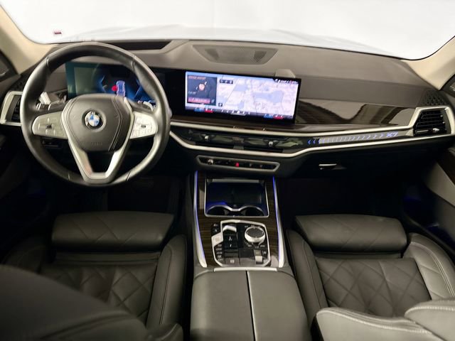Used 2024 BMW X7 xDrive40i w/ Premium Package AWD/4WD image 4