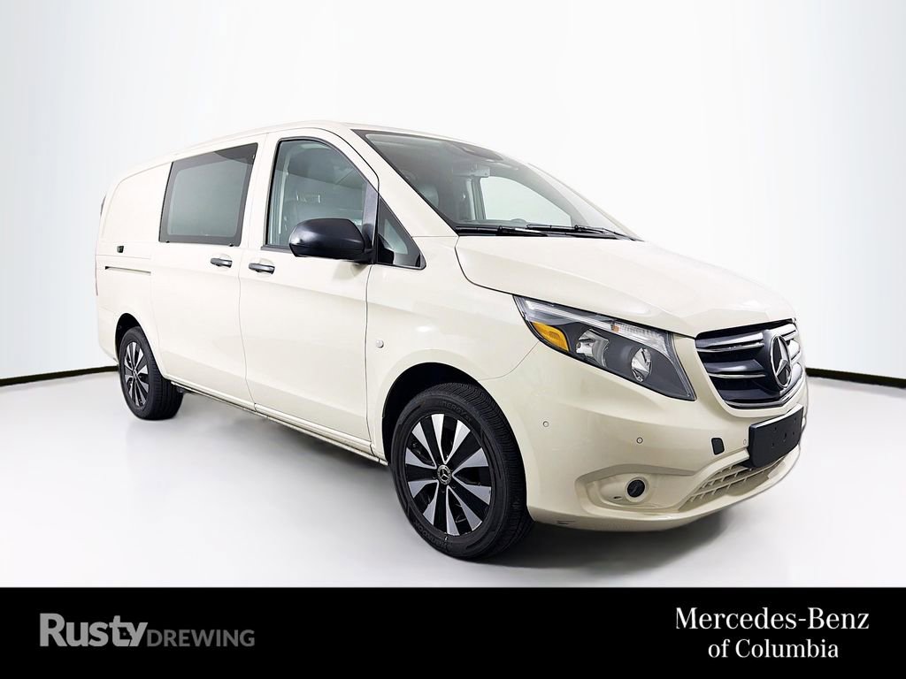 Used 2023 Mercedes-Benz Metris image 1