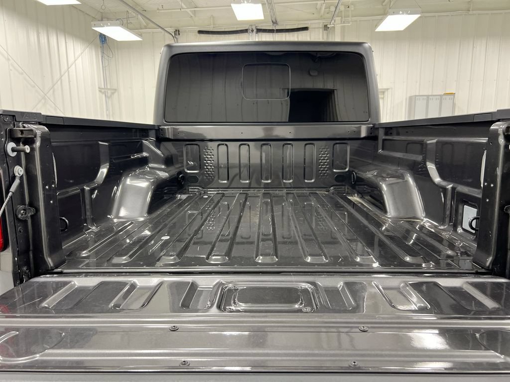 Used 2023 Jeep Gladiator Sport AWD/4WD image 27