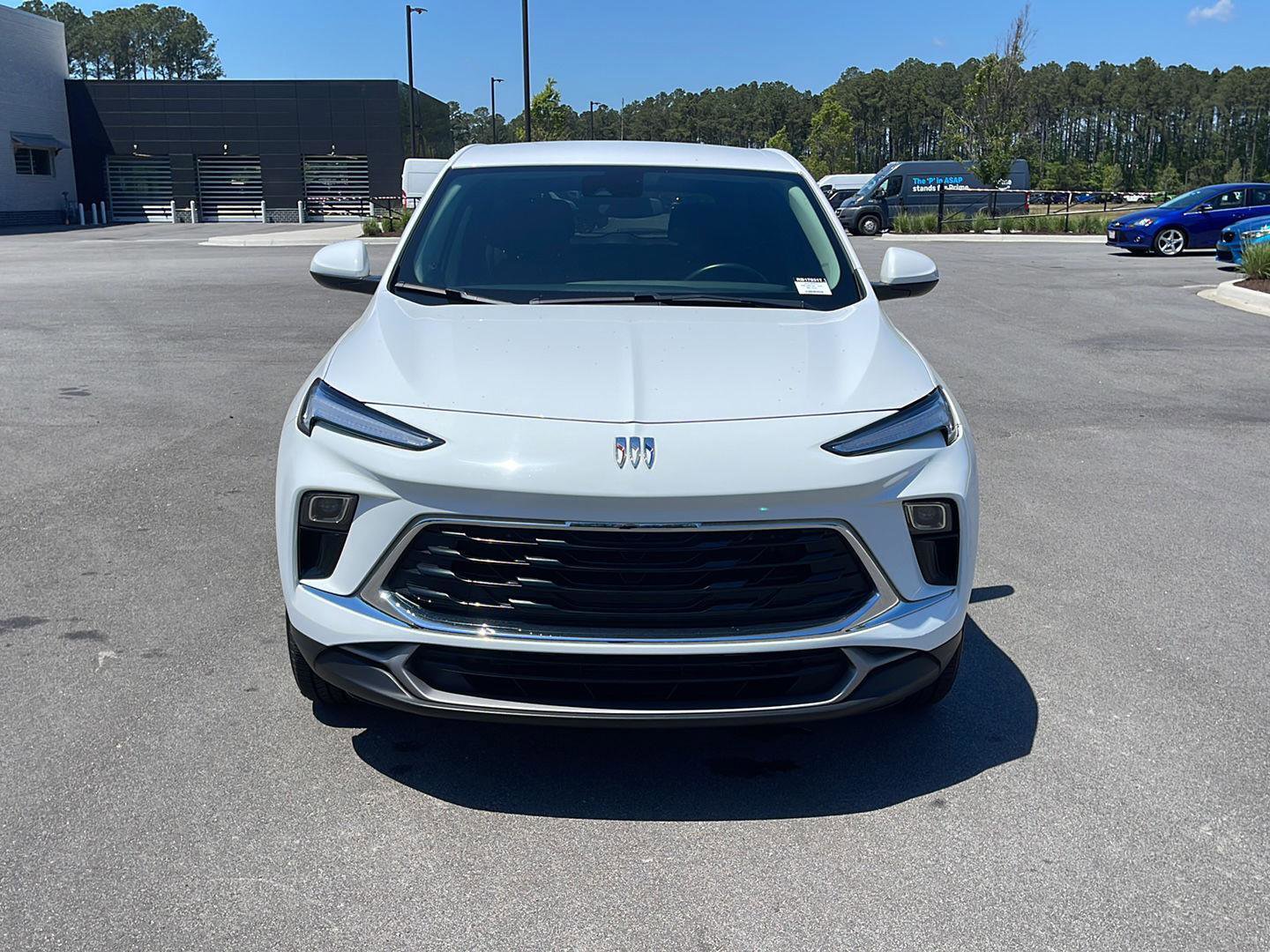 Used 2024 Buick Encore GX Preferred image 2