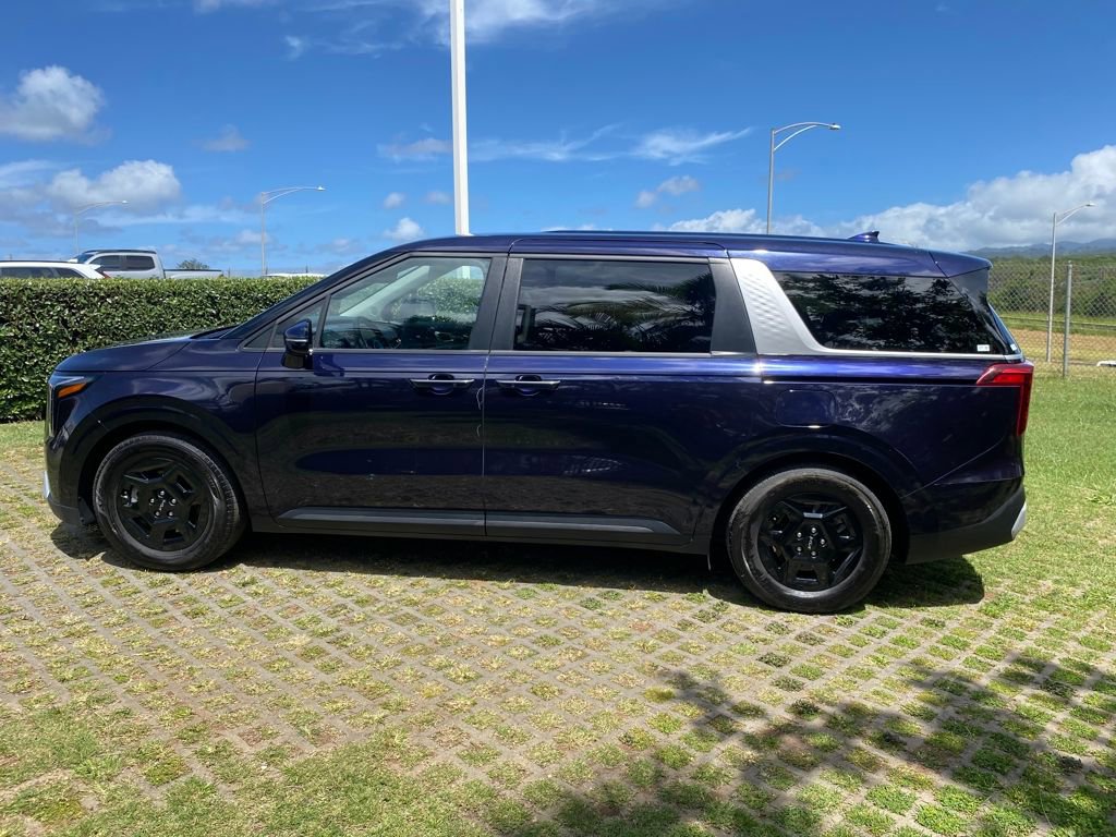 Used 2025 Kia Carnival image 4