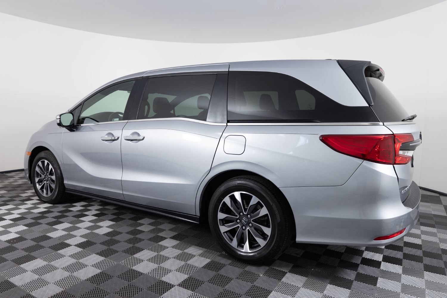 Used 2024 Honda Odyssey EX-L image 4