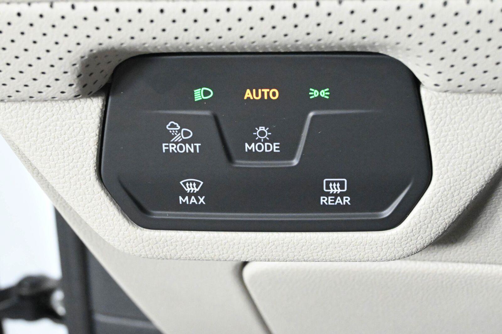Certified 2025 Volkswagen Atlas SEL AWD/4WD image 23