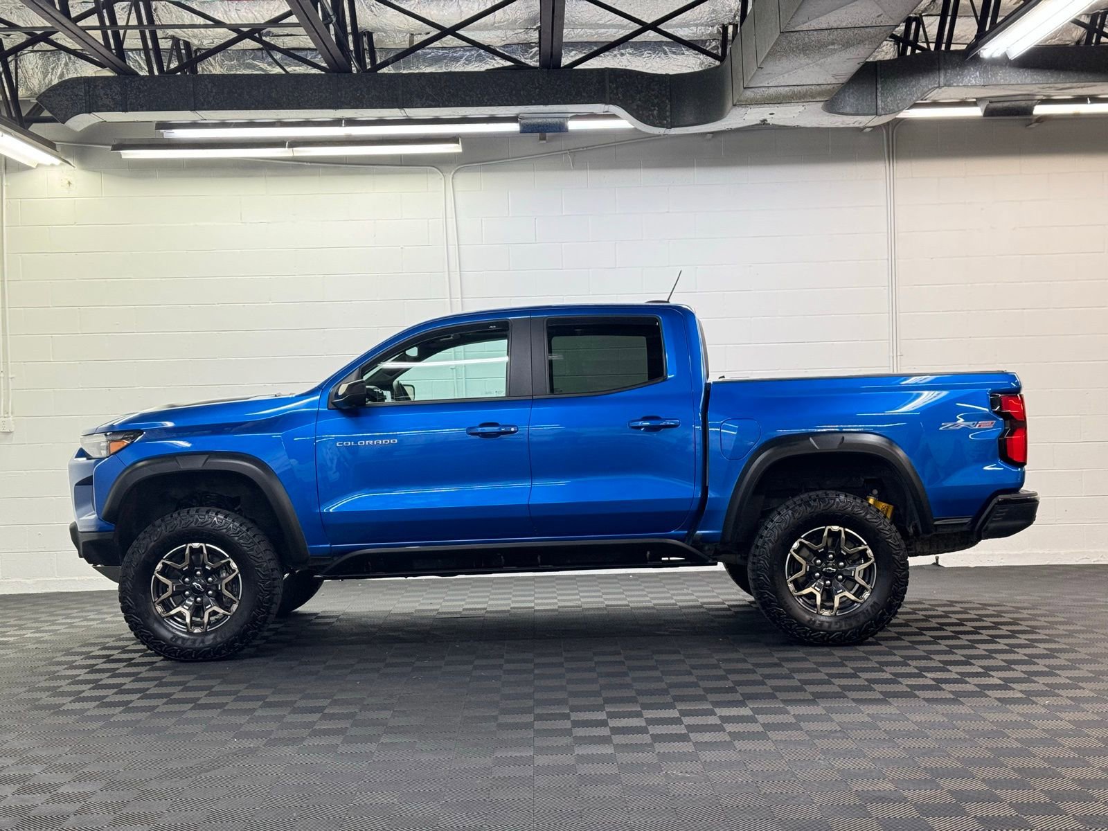 Used 2024 Chevrolet Colorado ZR2 w/ Technology Package image 3