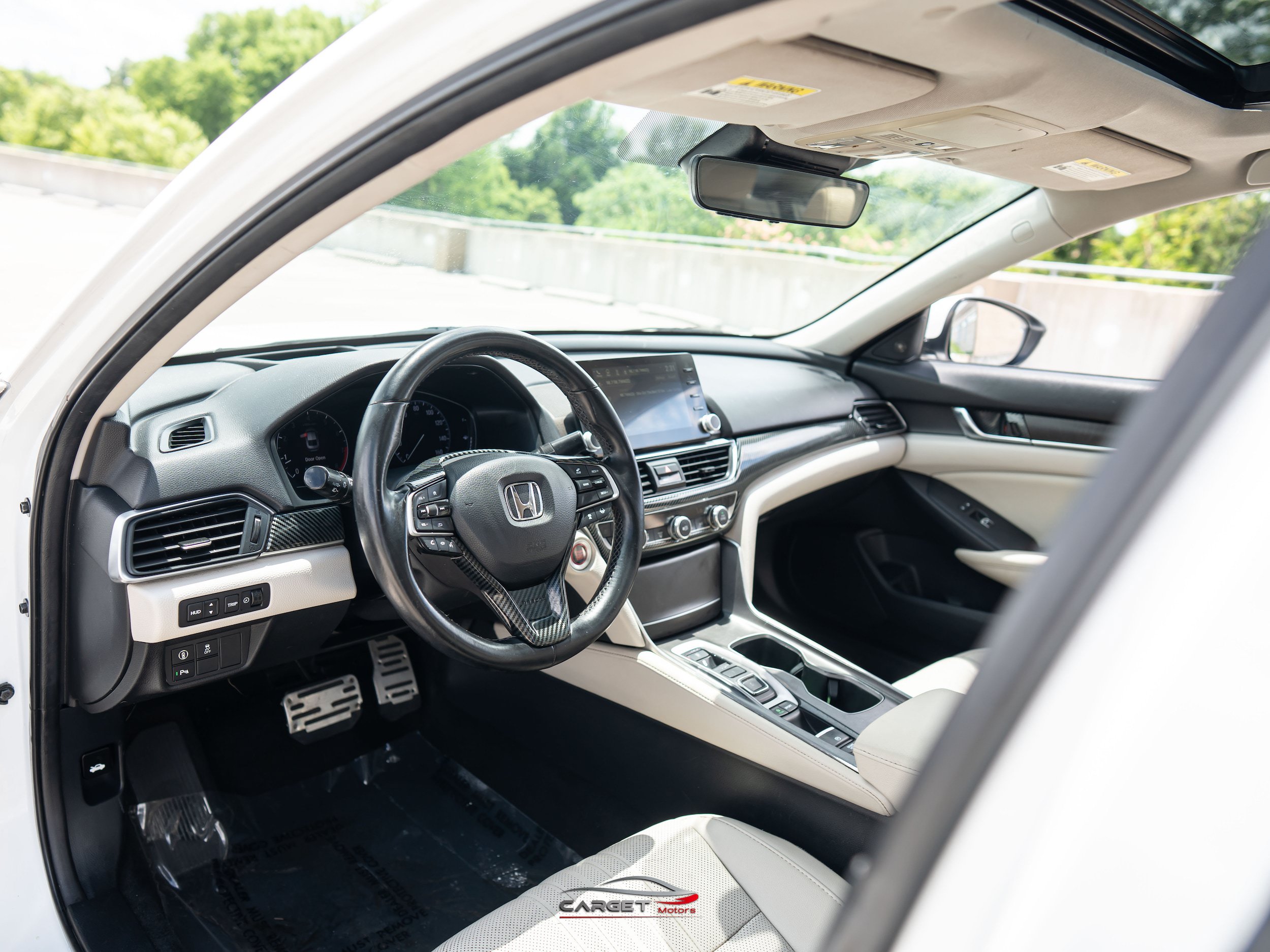 Used 2019 Honda Accord Touring image 11
