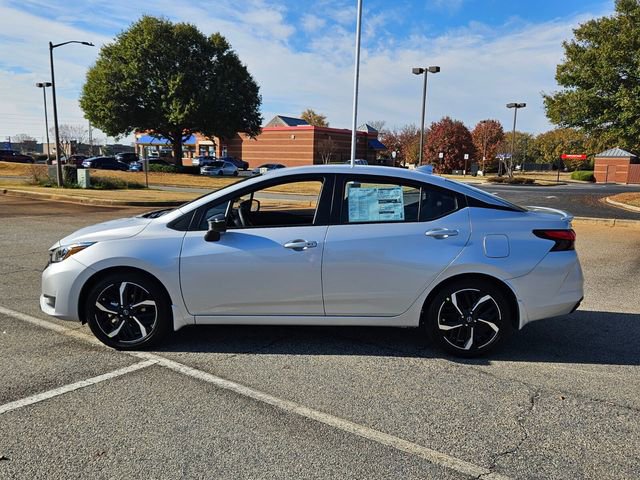 New 2025 Nissan Versa SR w/ Trunk Package FWD image 4