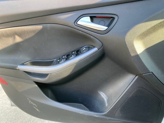 Used 2014 Ford Focus Titanium FWD image 36