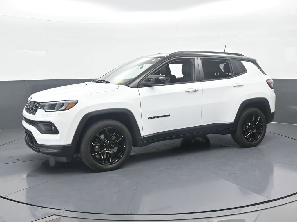 Used 2023 Jeep Compass Altitude image 2