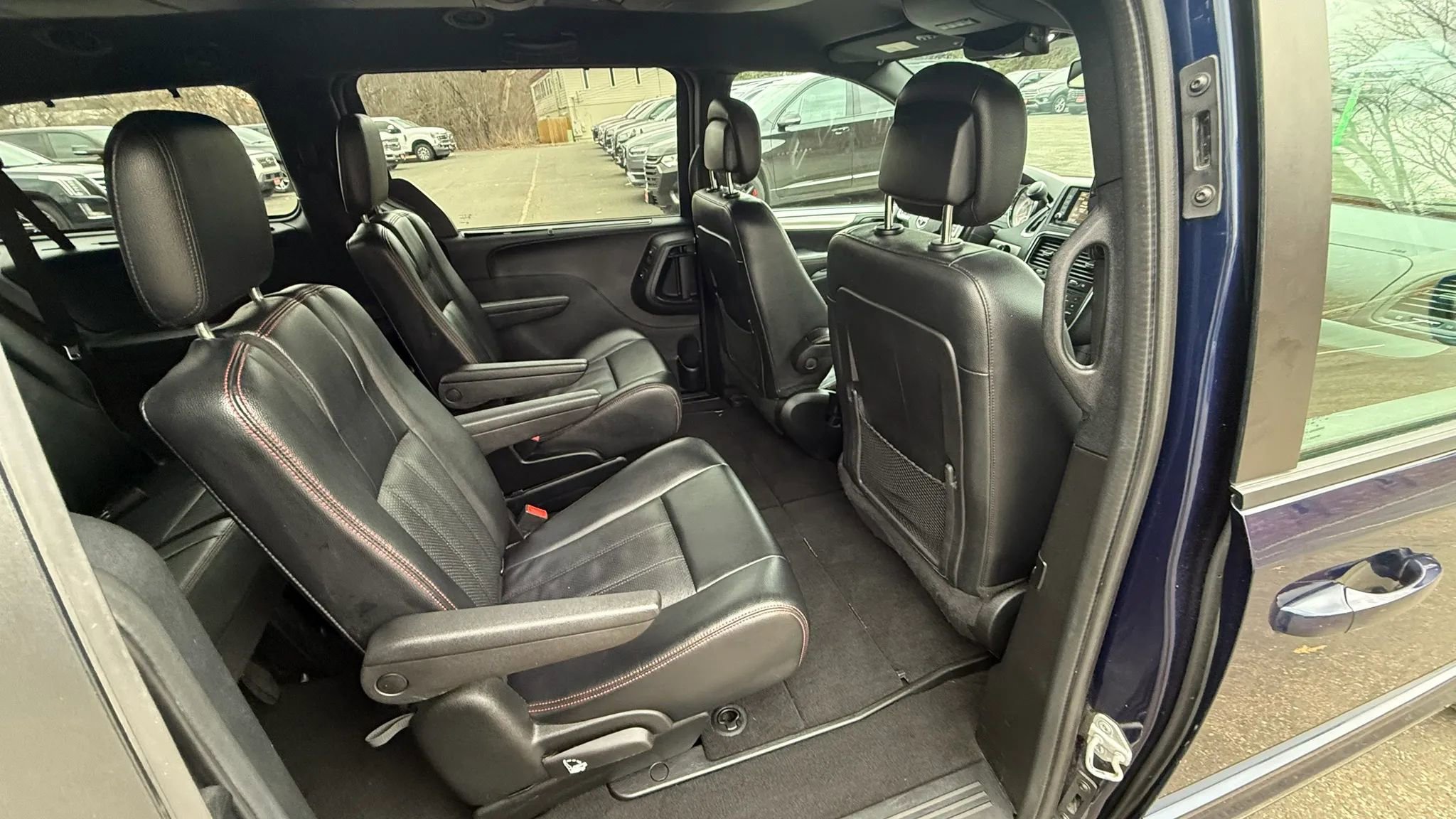 Used 2017 Dodge Grand Caravan GT image 34