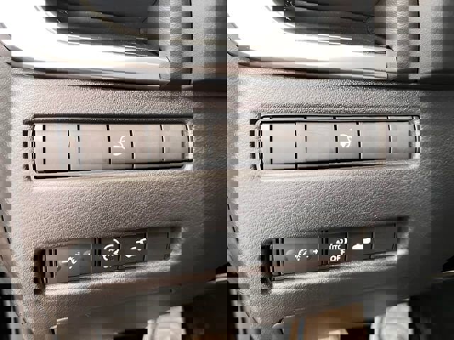 Used 2025 Nissan Rogue SV image 20