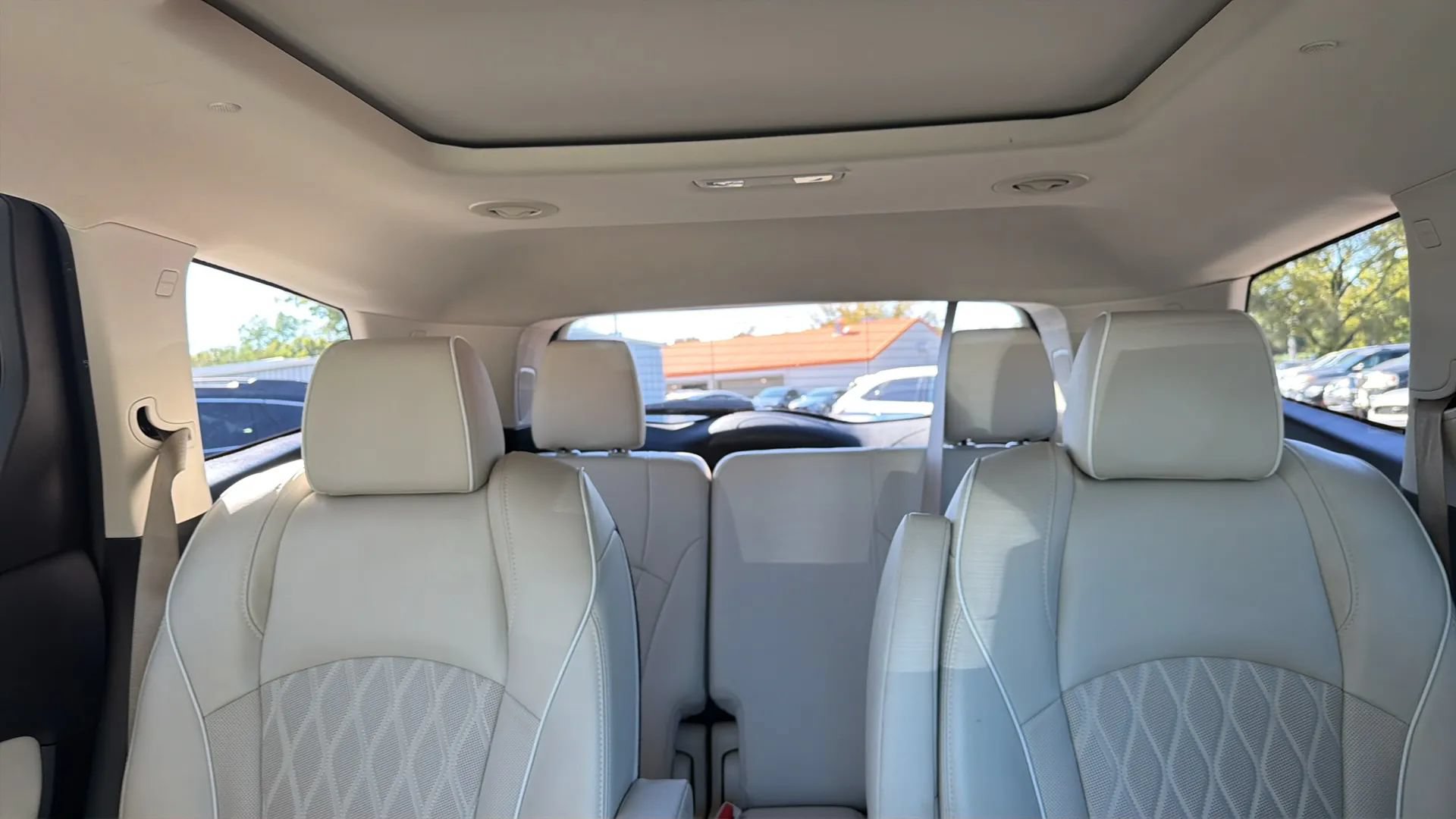 Used 2023 Buick Enclave Avenir w/ Avenir Technology Package AWD/4WD image 8