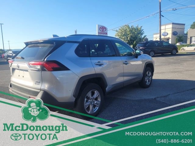 Used 2025 Toyota RAV4 XLE AWD/4WD image 5