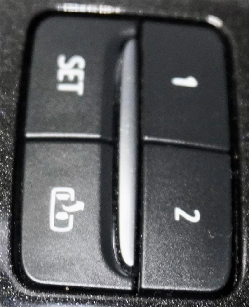 Used 2021 Cadillac Escalade Premium Luxury w/ Driver Assist Tech Package image 60