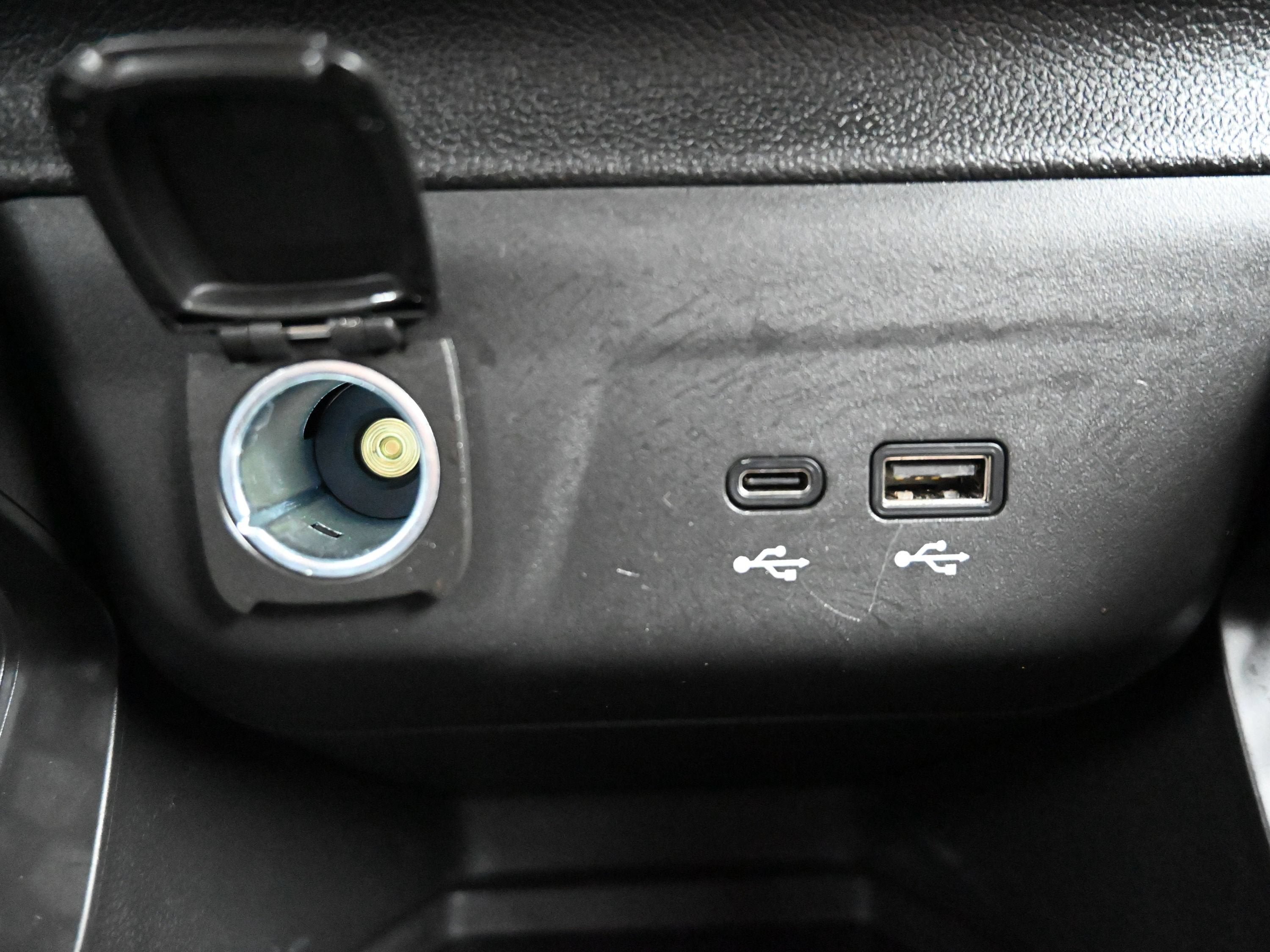 Used 2024 Chevrolet TrailBlazer RS w/ Convenience Package AWD/4WD image 16