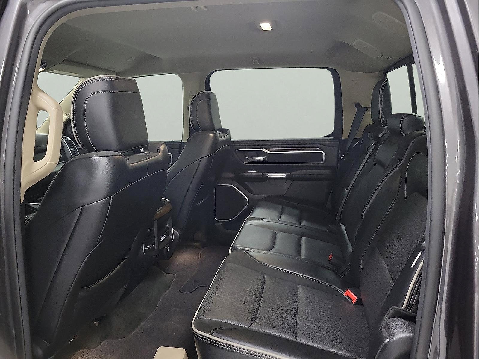 Used 2021 RAM 1500 Laramie AWD/4WD image 9