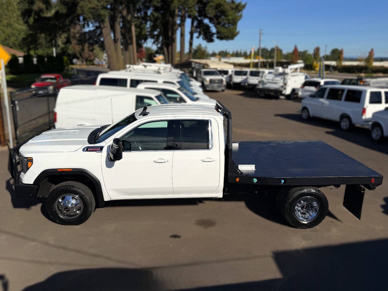 Used 2021 GMC Sierra 3500 SLE w/ SLE Convenience Package AWD/4WD image 3