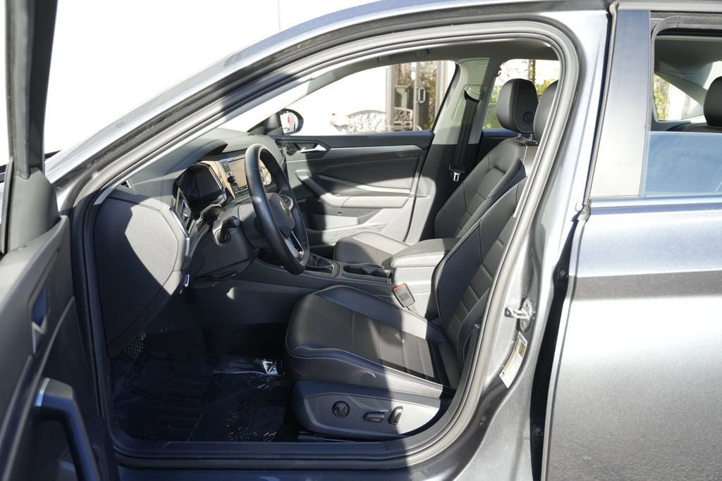 Used 2023 Volkswagen Jetta SE FWD image 20