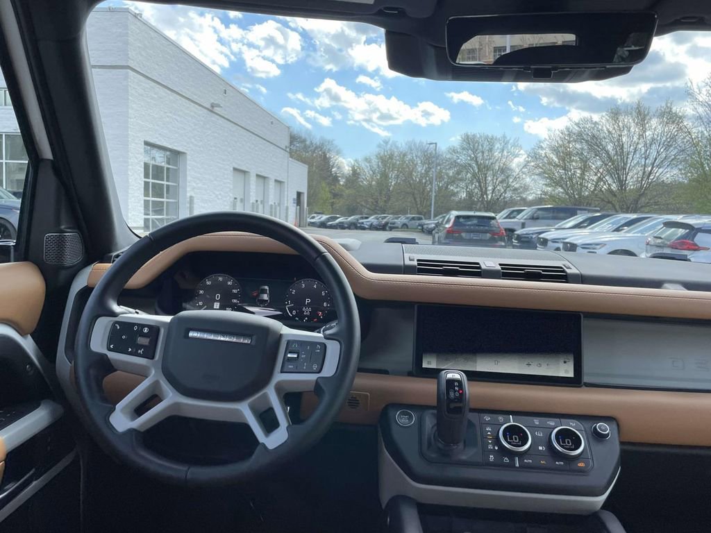 Used 2024 Land Rover Defender 110 X-Dynamic SE image 20