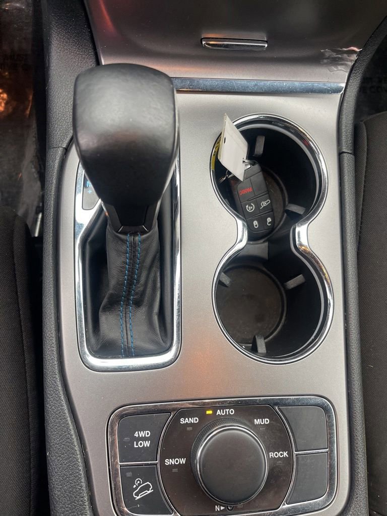 Used 2018 Jeep Grand Cherokee Laredo image 19