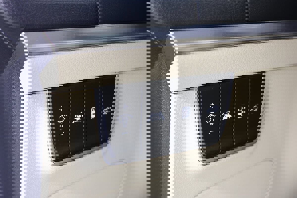 Used 2023 Kia Stinger GT2 image 24