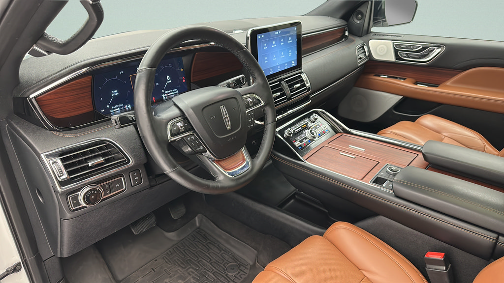 Used 2020 Lincoln Navigator Reserve w/ Luxury Package AWD/4WD image 12