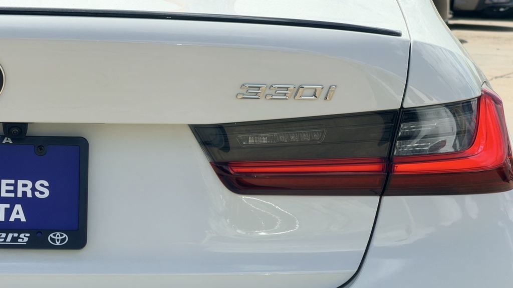 Used 2026 BMW 330i Sedan w/ M Sport Package RWD image 10