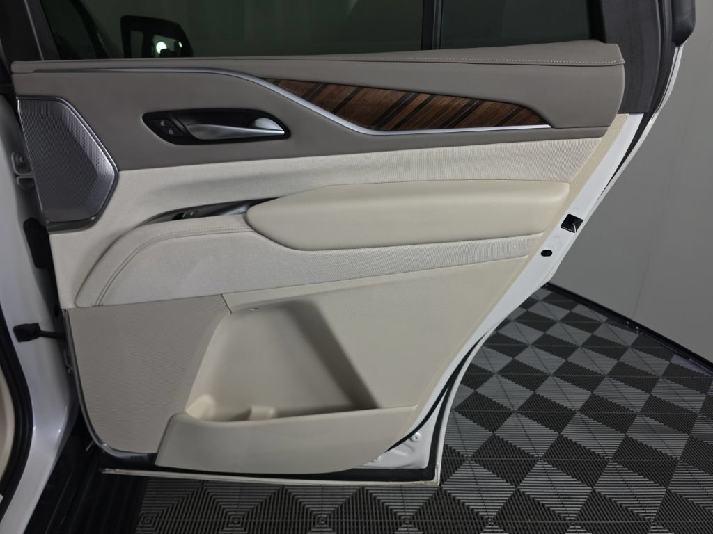 Used 2022 Cadillac Escalade Premium Luxury Platinum AWD/4WD image 37