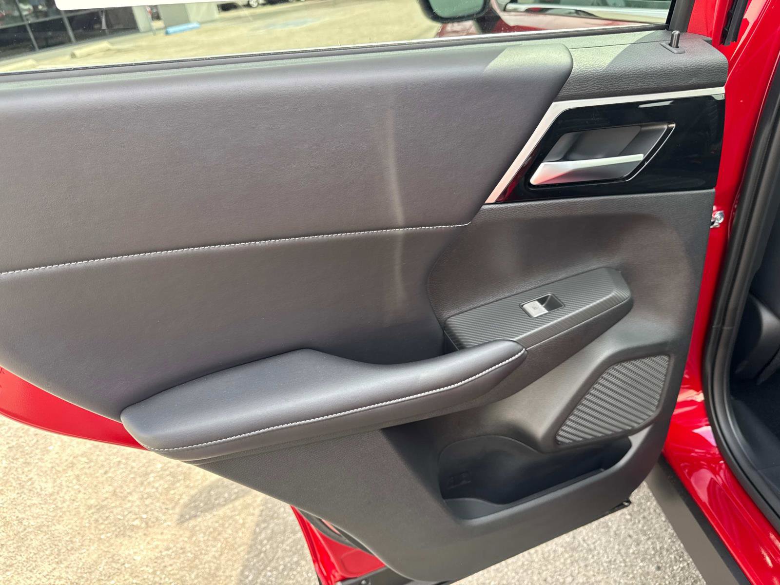 New 2025 Mitsubishi Outlander 4WD Plug-In Hybrid image 11