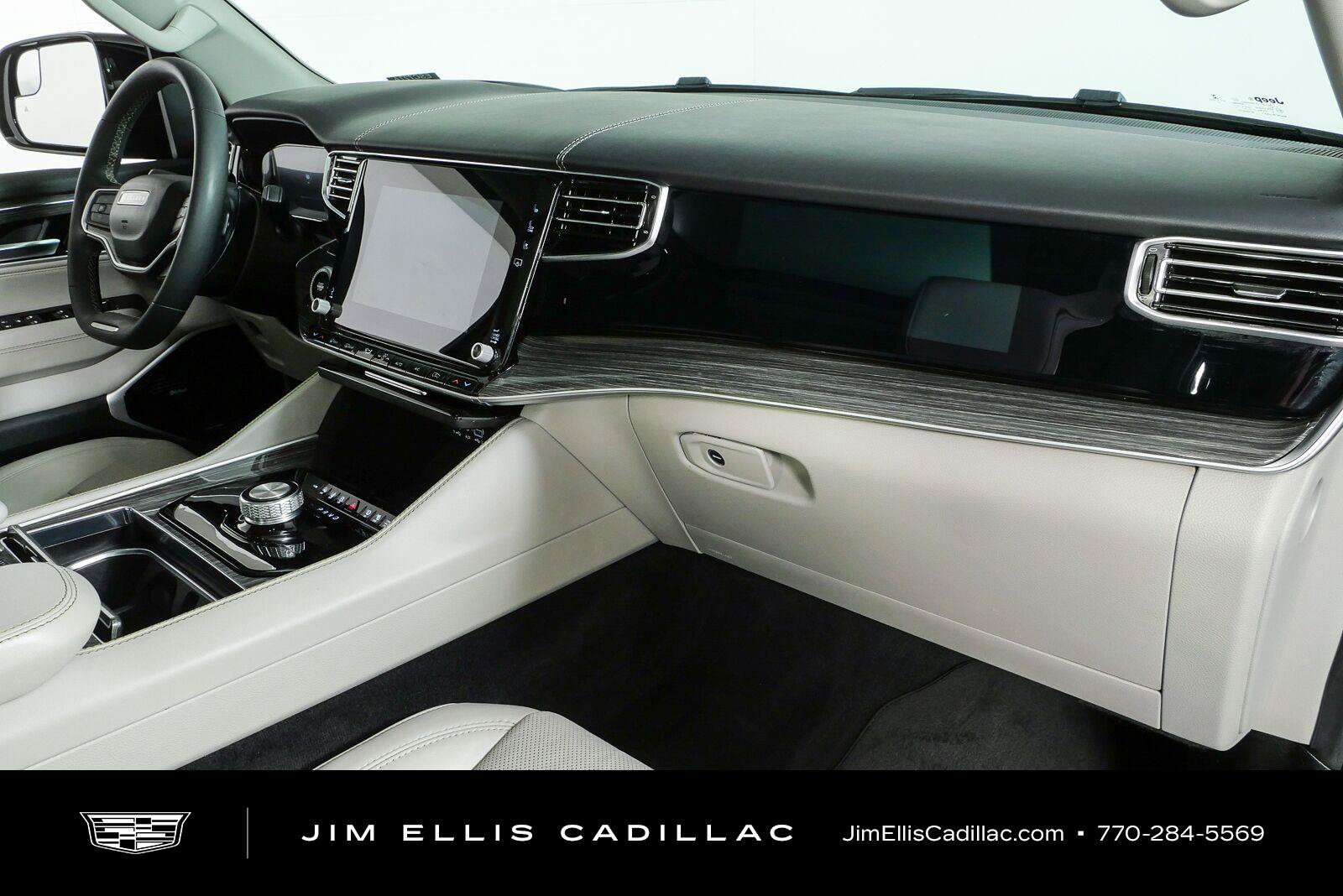 Used 2022 Jeep Wagoneer Series III w/ Premium Group I RWD image 27