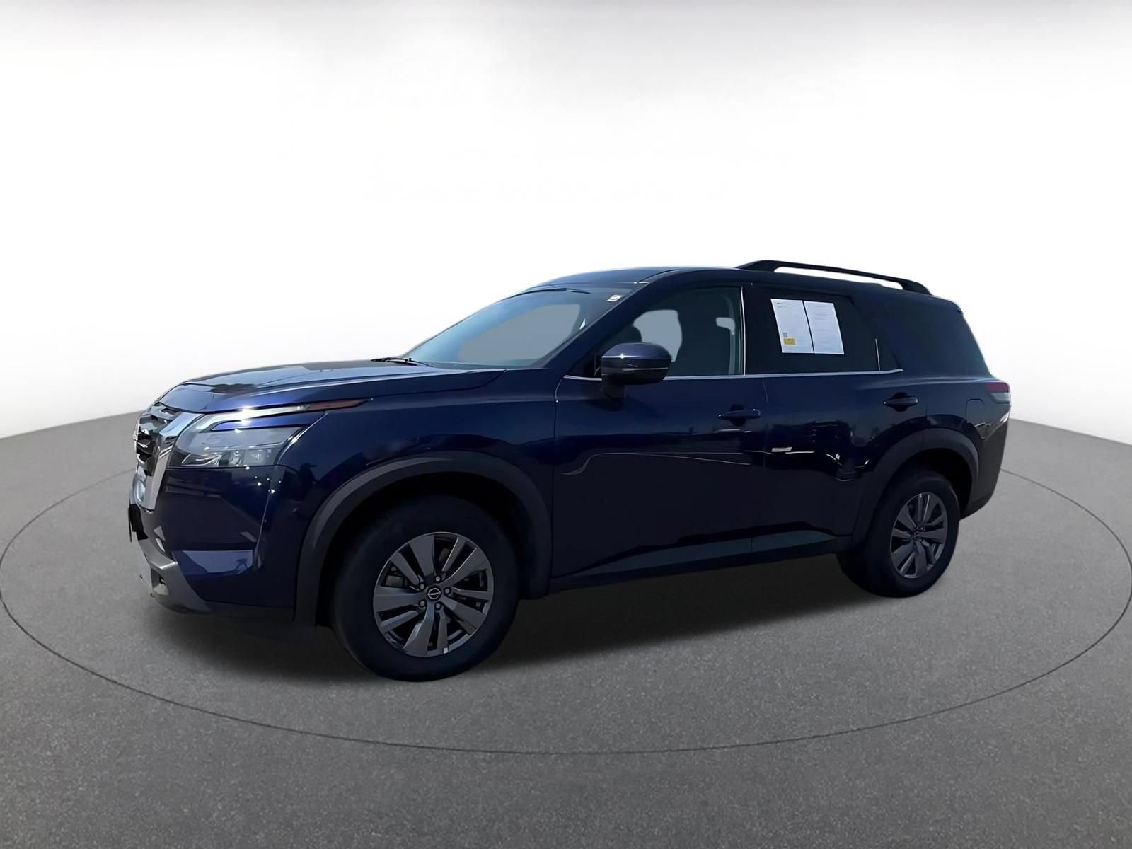 Used 2025 Nissan Pathfinder SV AWD/4WD image 6