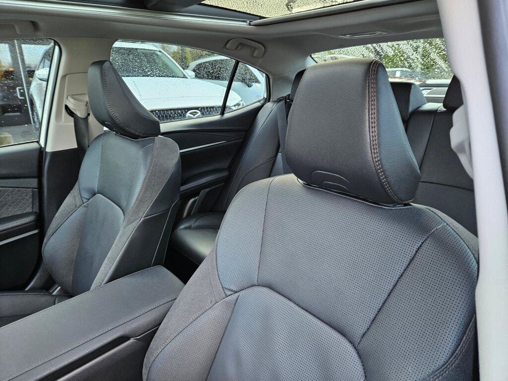 Used 2025 Toyota Camry XLE AWD/4WD image 15