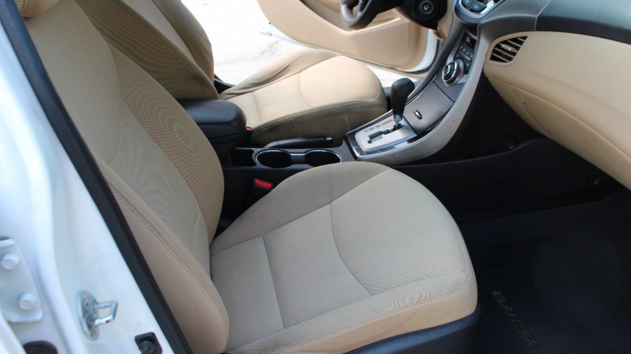 Used 2013 Hyundai Elantra GLS w/ Preferred Pkg image 16