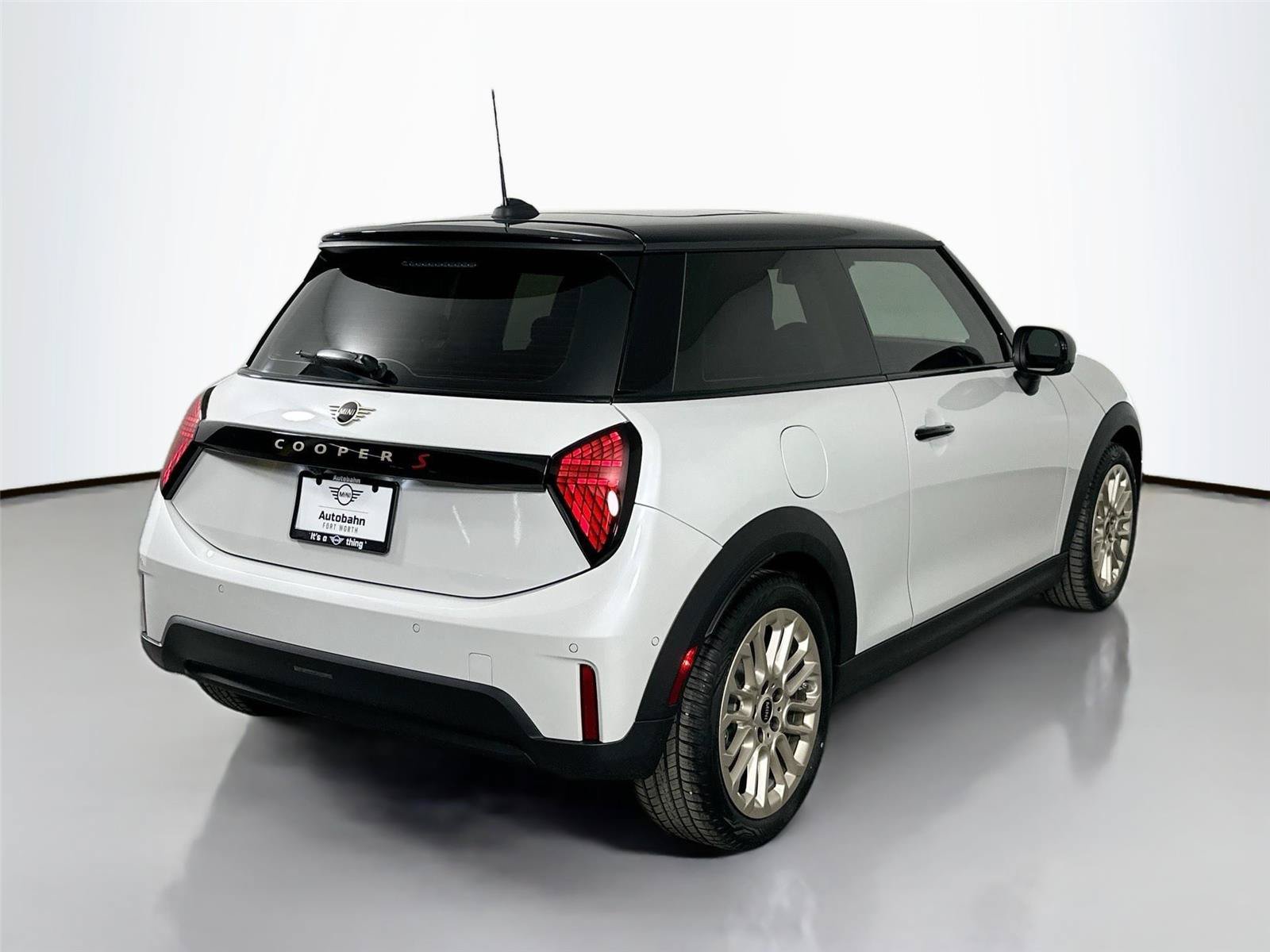 Used 2025 MINI Cooper S FWD image 4