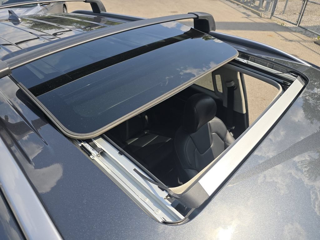 Used 2023 Kia Telluride S w/ S Sunroof Package AWD/4WD image 3