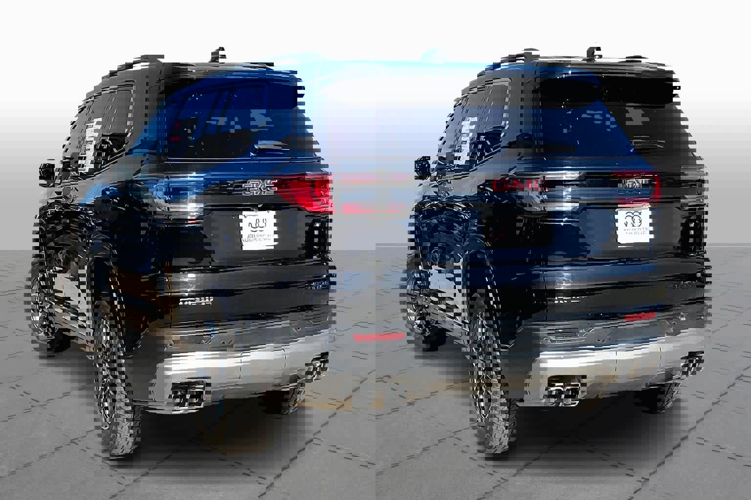 Used 2025 GMC Acadia Elevation image 10