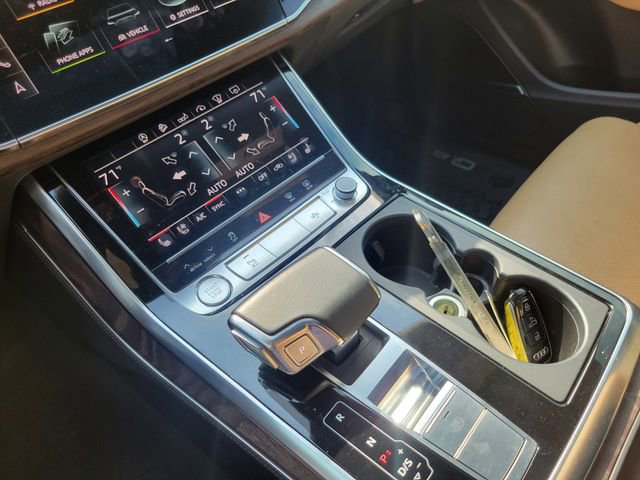 Used 2020 Audi Q8 Prestige w/ Prestige Package image 21