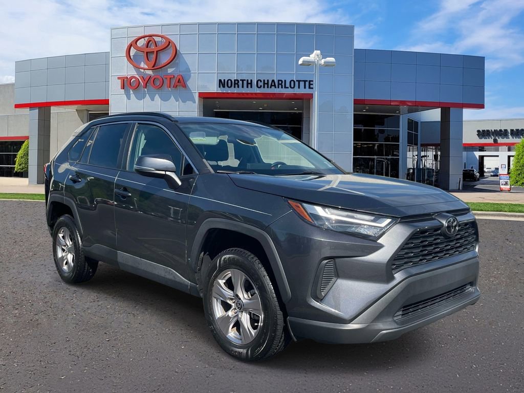 Used 2022 Toyota RAV4 XLE w/ Convenience Package image 1